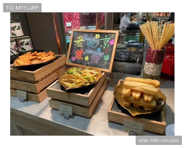 刷到保罗·乔治的早餐图，那摆设豪得离谱——茶杯看着比我几个月工资还贵